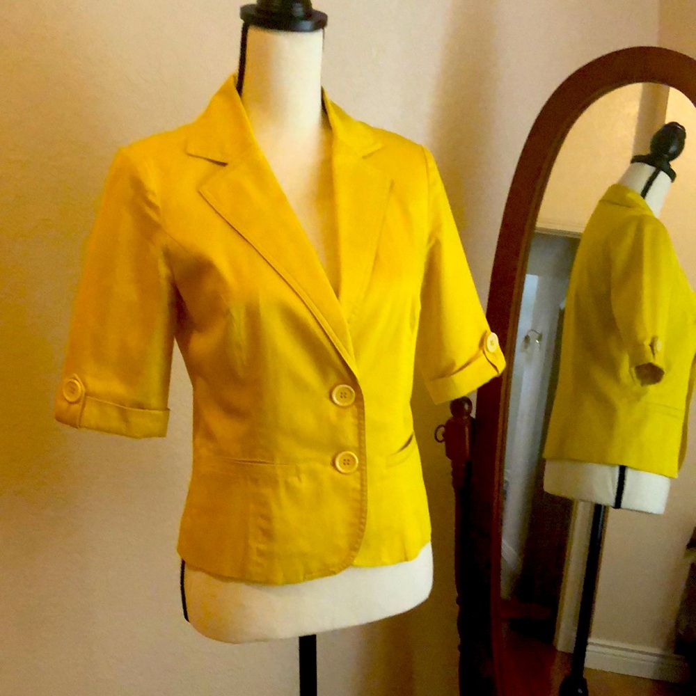 Women’s Short Sleeve Blazer